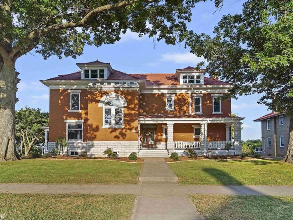 729 Grand Avenue, Keokuk, IA 52632