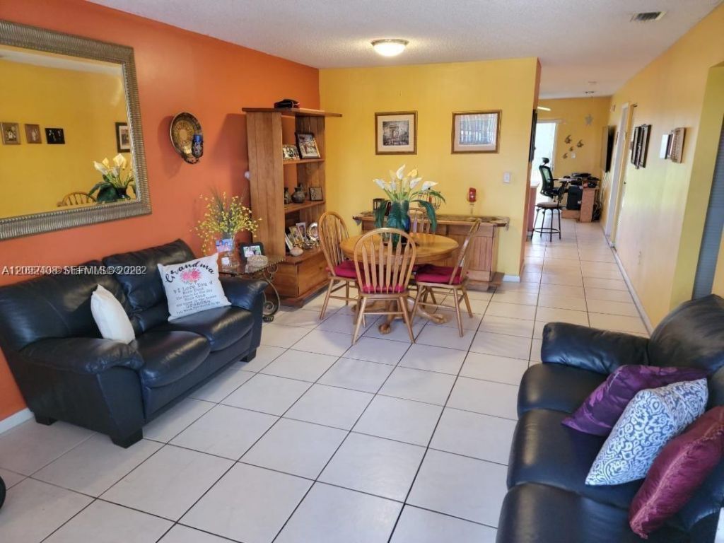 8851 NW 119th St, Unit 6113, Hialeah Gardens, FL 33018 Photo