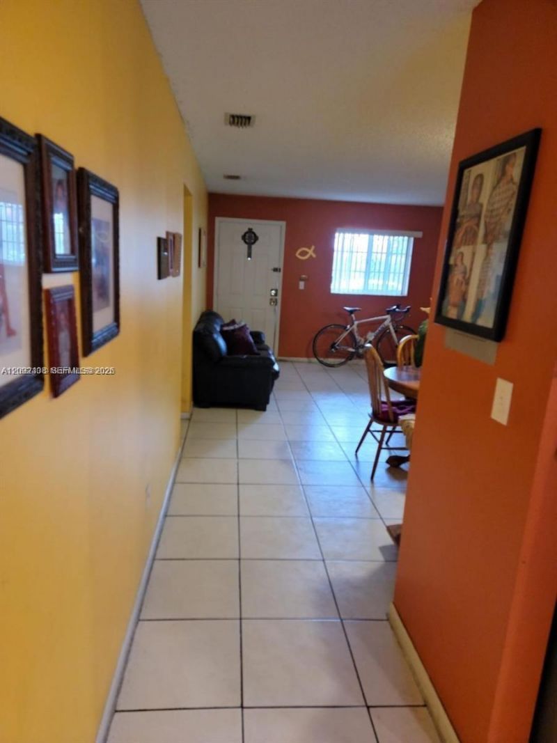 8851 NW 119th St, Unit 6113, Hialeah Gardens, FL 33018 Photo