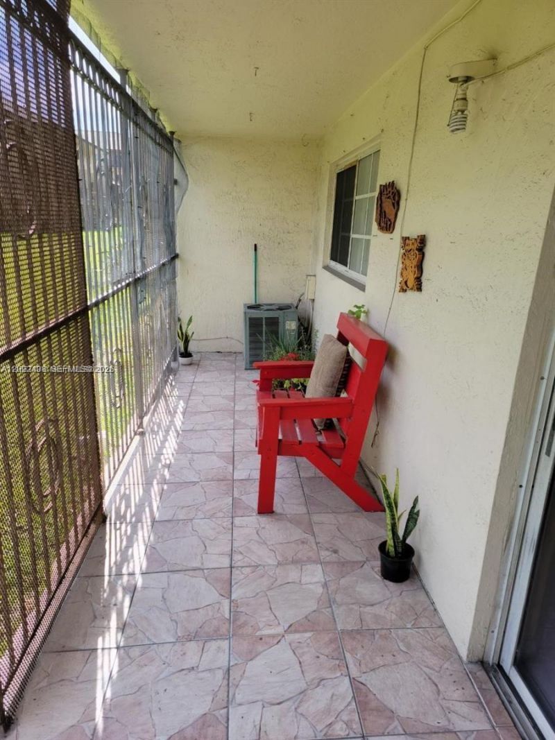 8851 NW 119th St, Unit 6113, Hialeah Gardens, FL 33018 Photo
