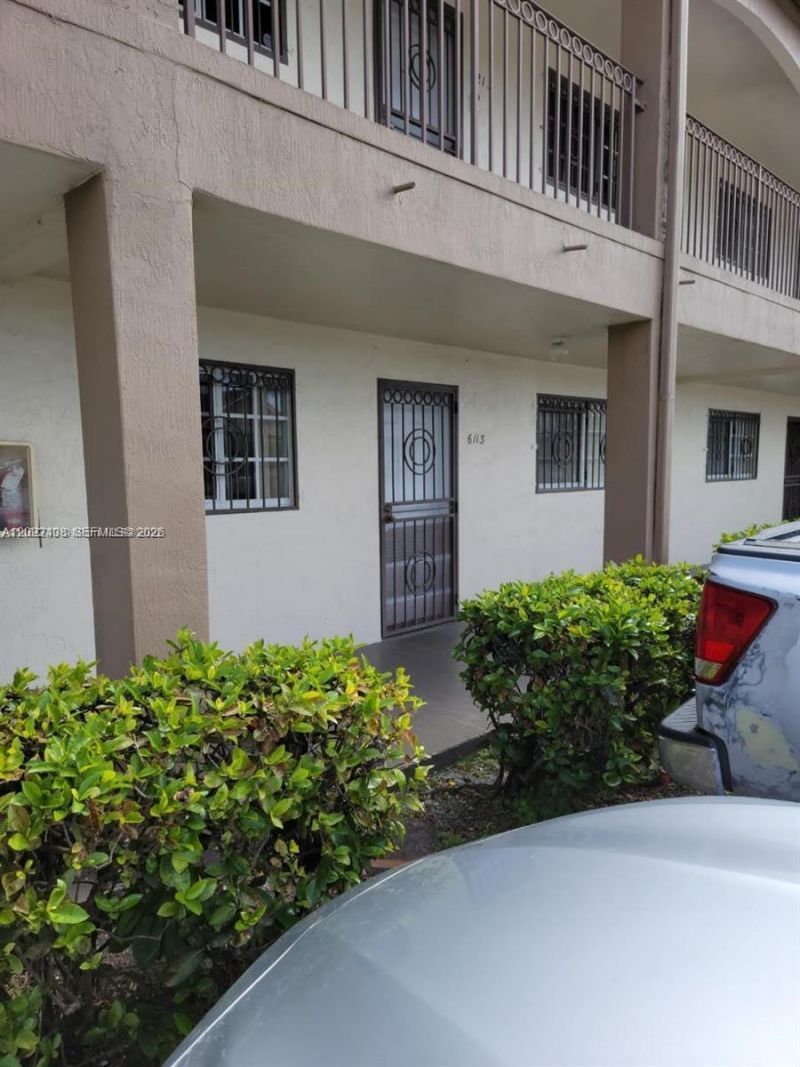 8851 NW 119th St, Unit 6113, Hialeah Gardens, FL 33018 Photo