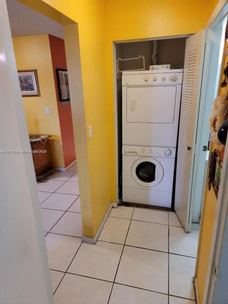 8851 NW 119th St, Unit 6113, Hialeah Gardens, FL 33018 Photo