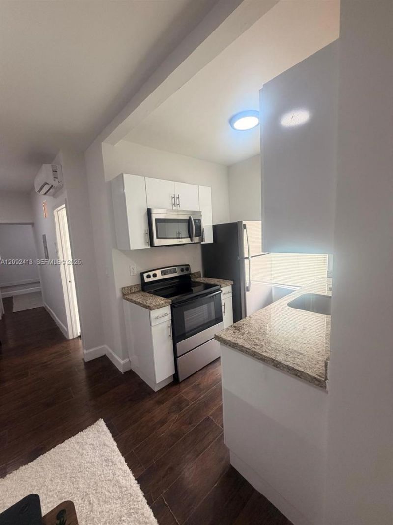 337 SW 10th Ave , Unit 3, Miami, FL 33130 Photo