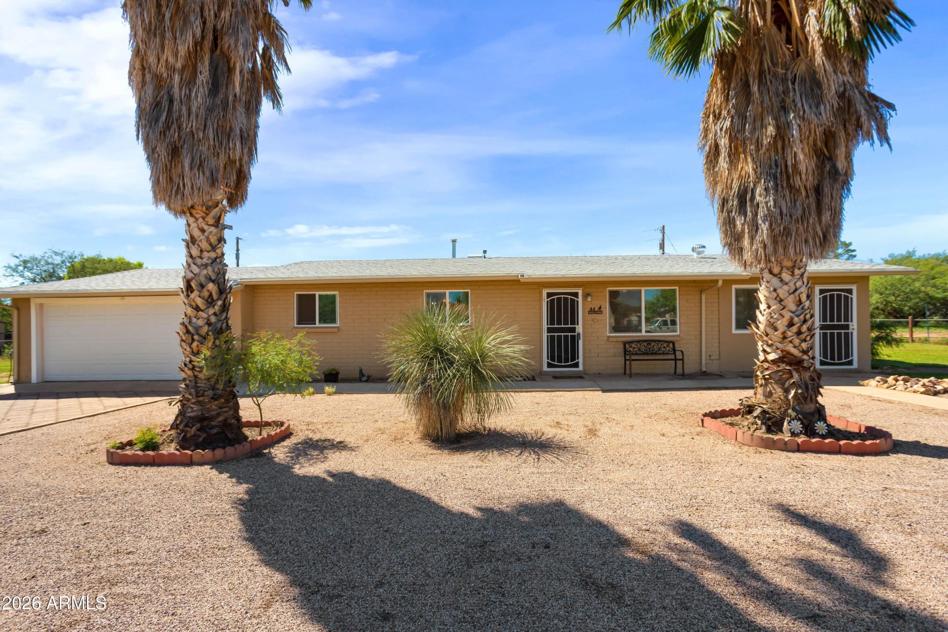 150 E Oak Street, Huachuca City, AZ 85616 Main Photo
