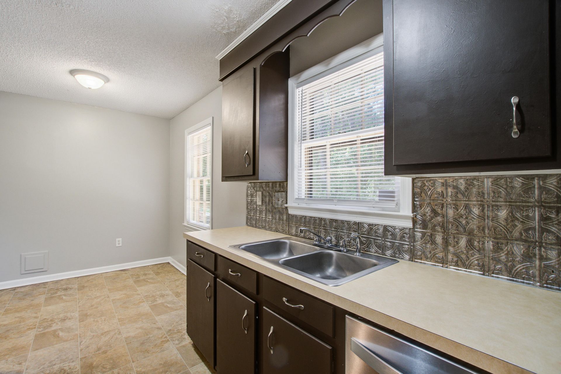 106 Kirk Court Photo 4