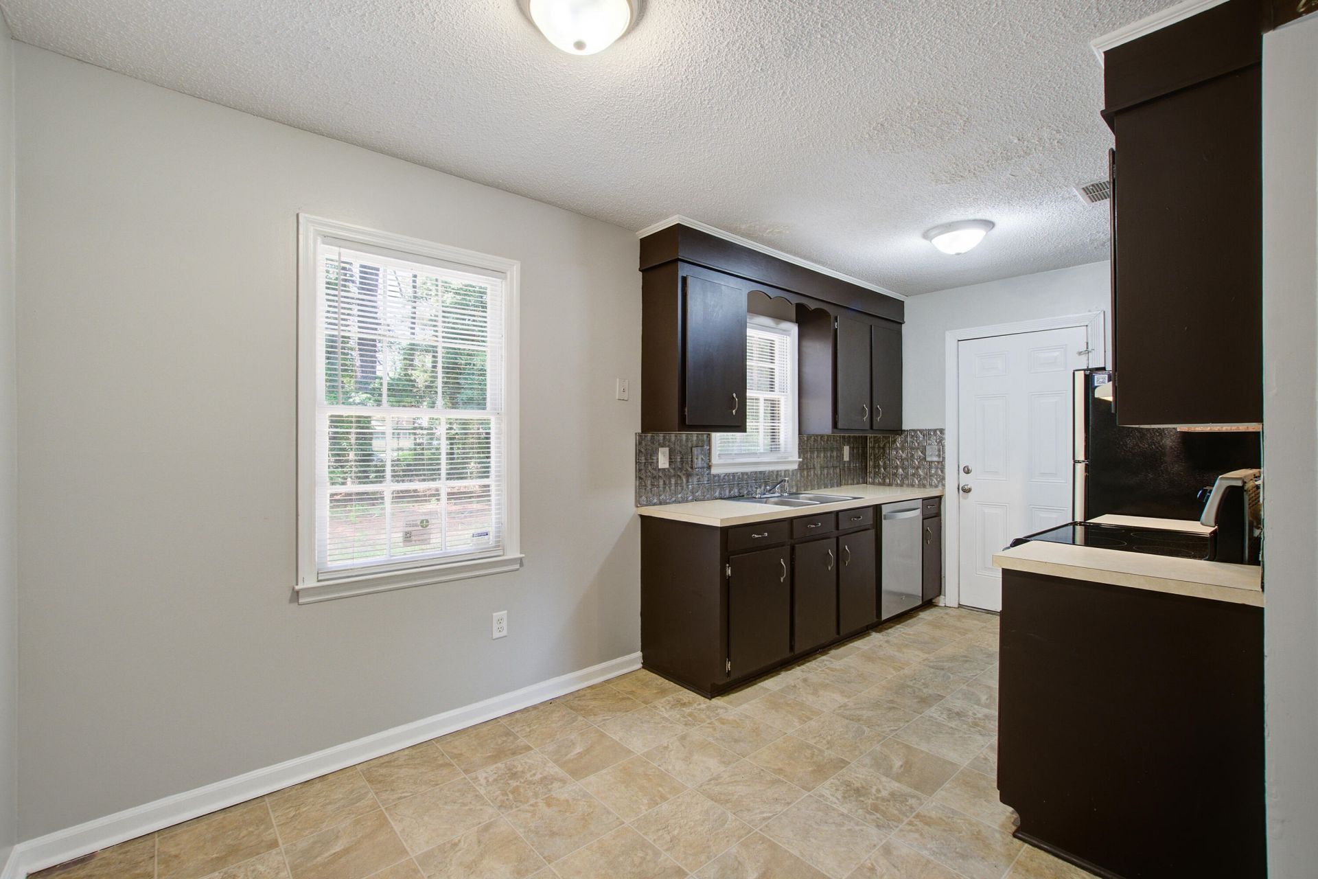 106 Kirk Court Photo 6