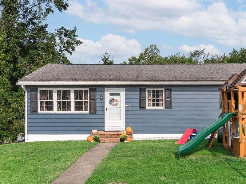 5541 Ridgewood Drive , Cambridge, OH 43725 Photo 2