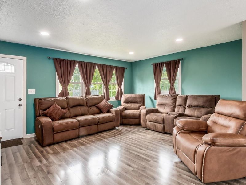 5541 Ridgewood Drive , Cambridge, OH 43725 Photo 7