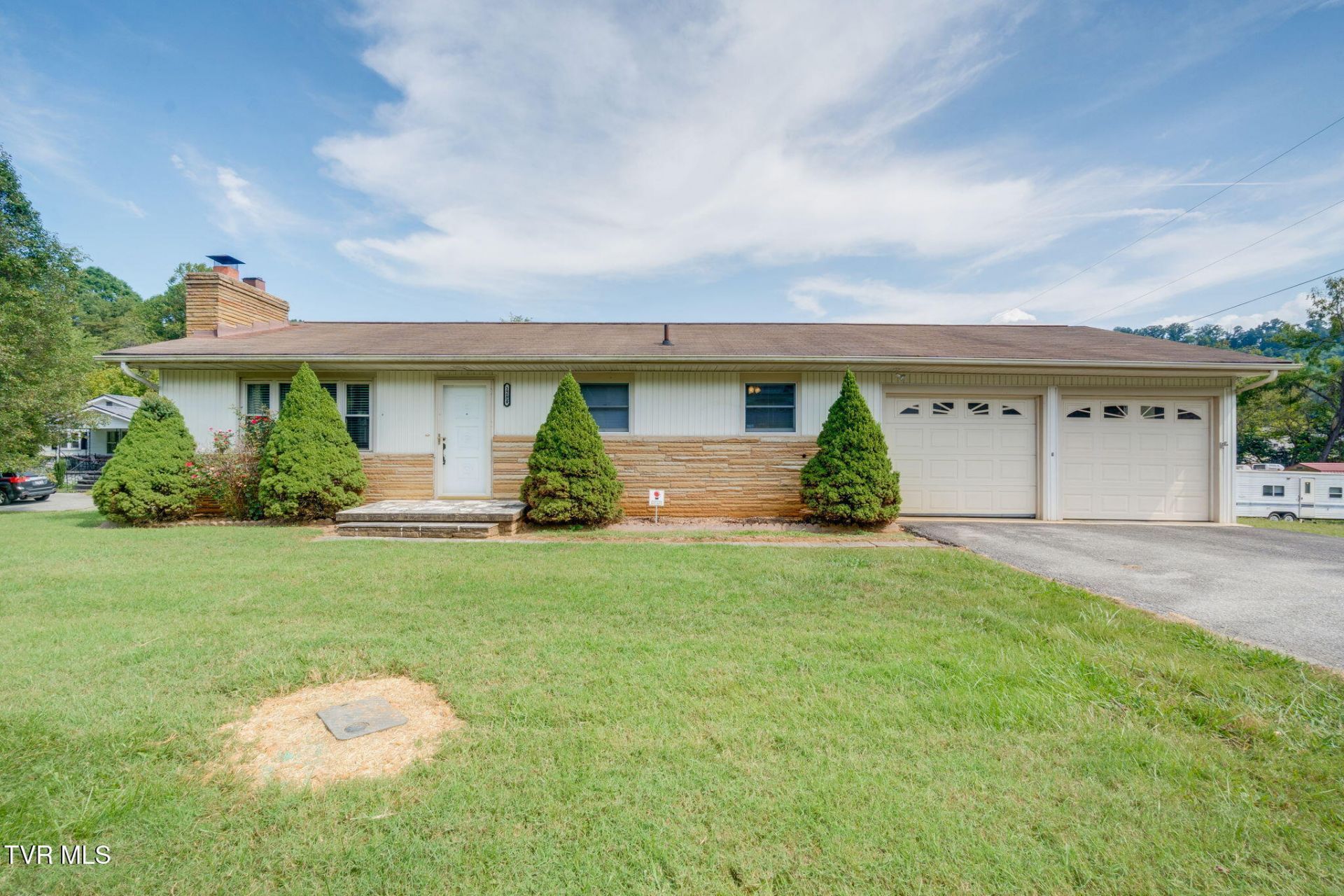 1284 Bristol Highway, Elizabethton, TN 37643 Main Photo