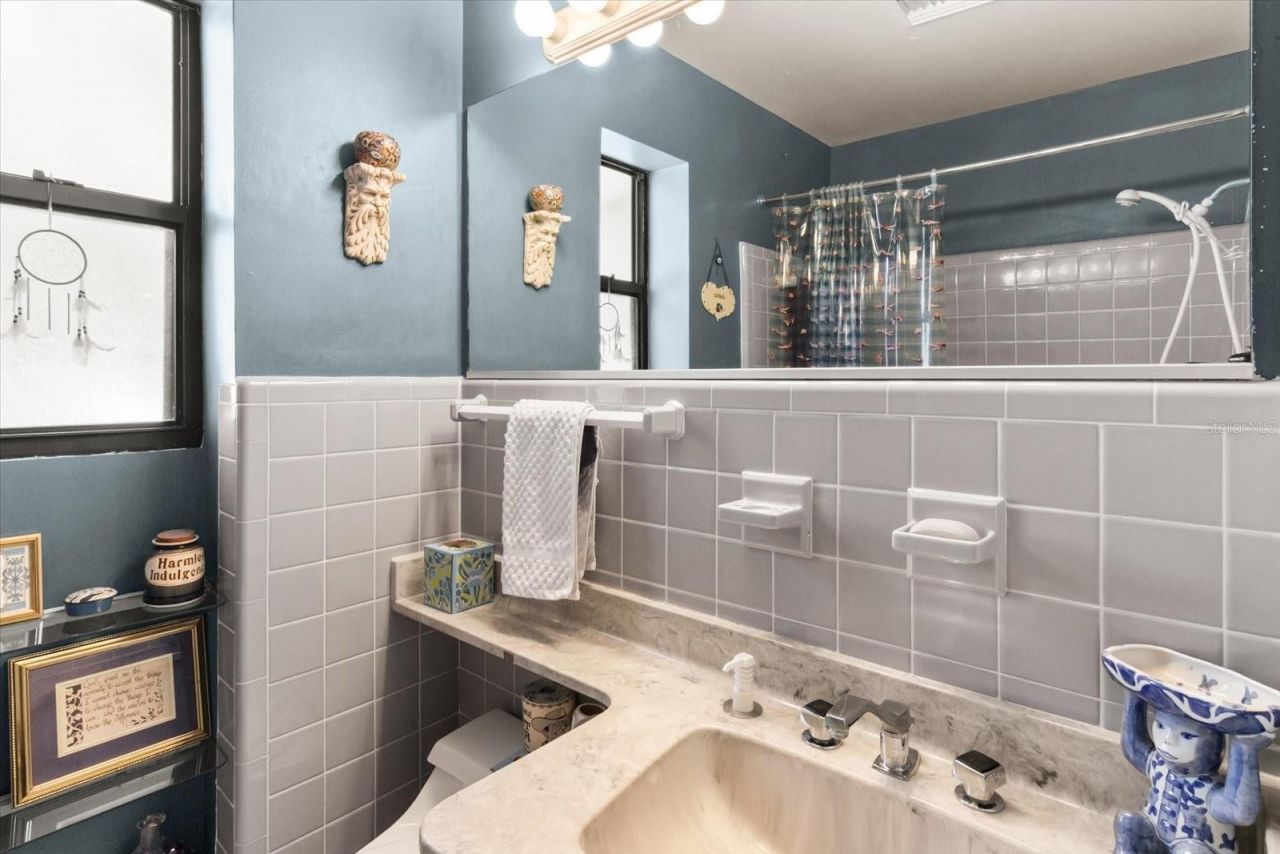 2921 Wood Street , Sarasota, FL 34237 Photo