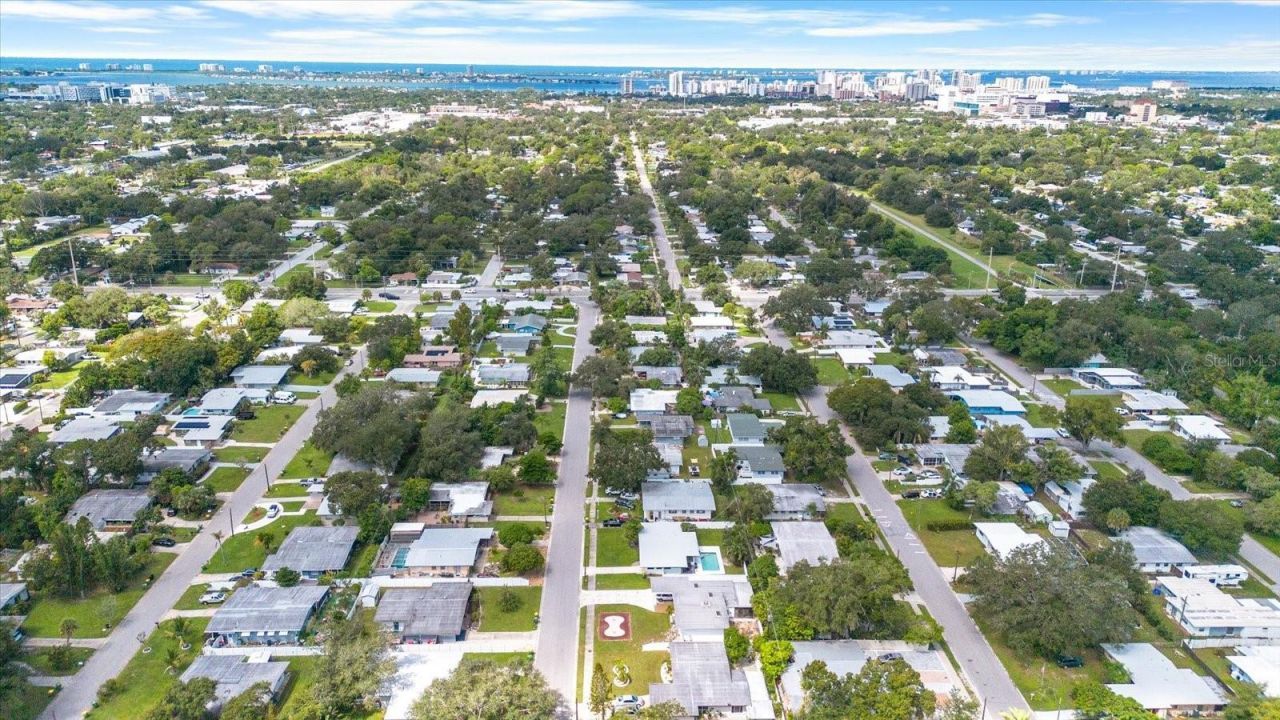 2921 Wood Street , Sarasota, FL 34237 Photo