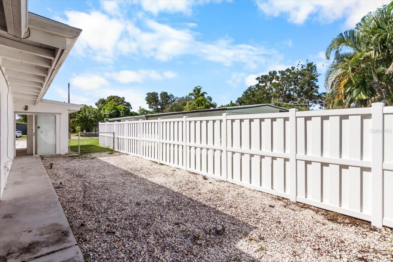 2921 Wood Street , Sarasota, FL 34237 Photo