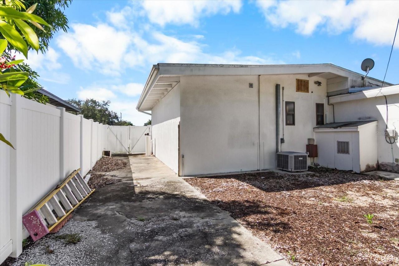 2921 Wood Street , Sarasota, FL 34237 Photo