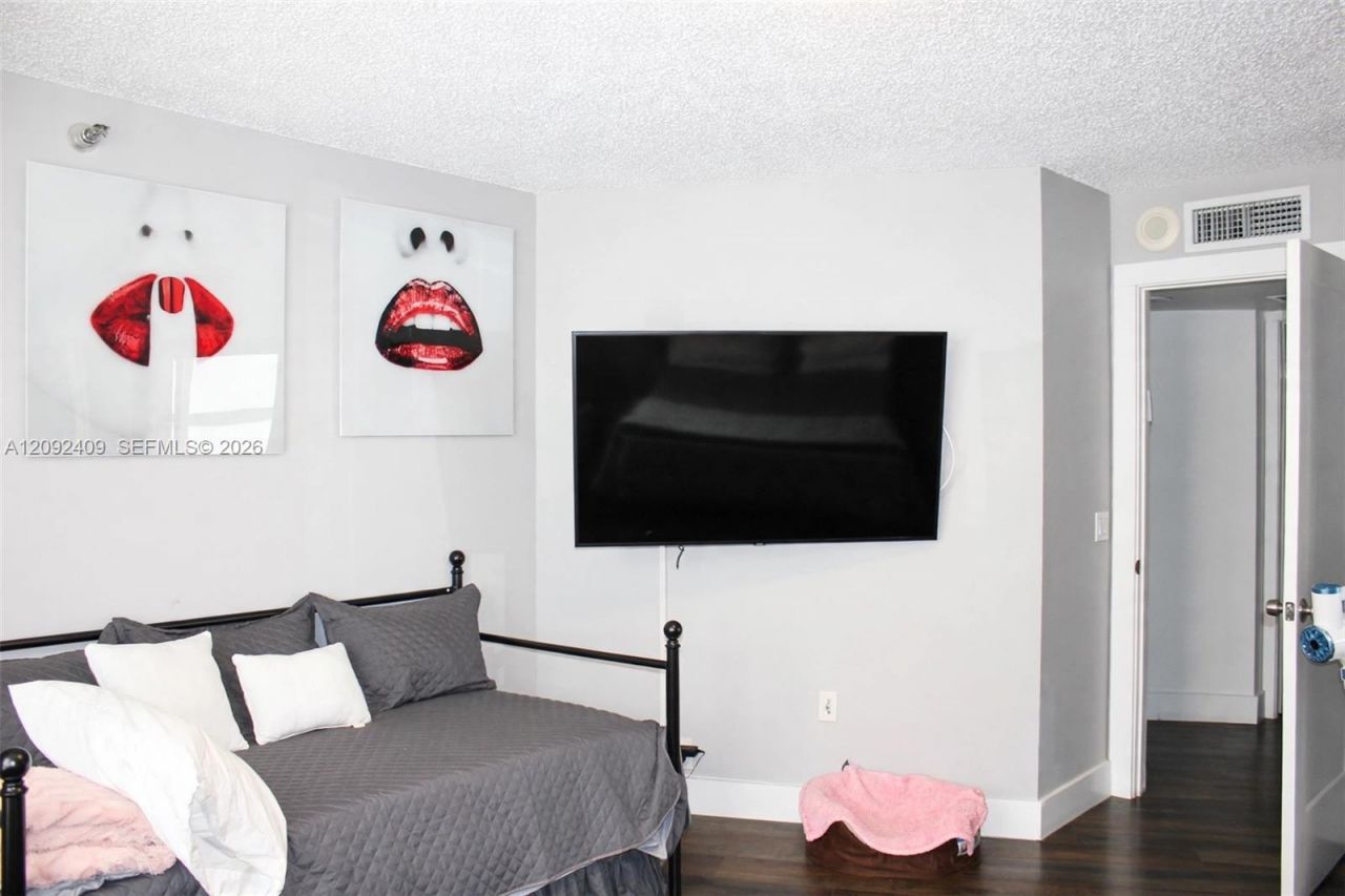 3500 Mystic Pointe Dr , Unit 1907, Aventura, FL 33180 Photo