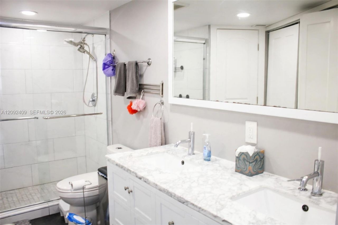 3500 Mystic Pointe Dr , Unit 1907, Aventura, FL 33180 Photo