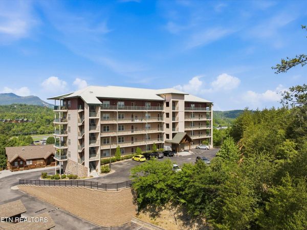 410 Big Bear Way, Pigeon Forge, TN 37863