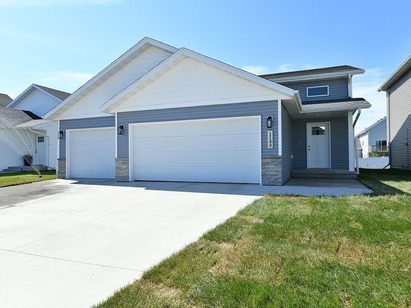1143 60th Avenue W, West Fargo, ND 58078