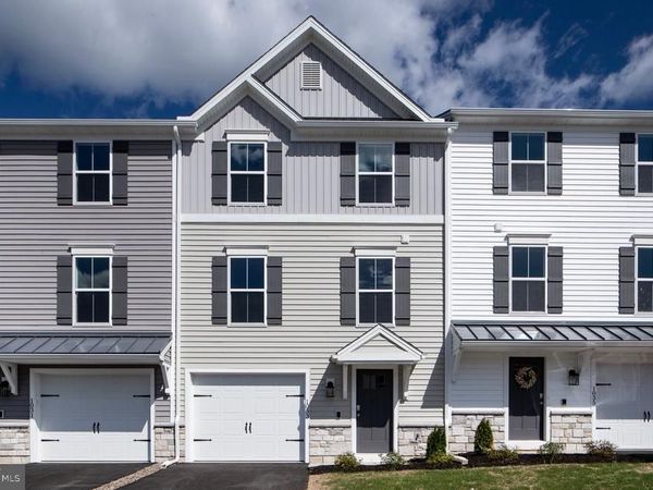 1033 ADDIE LANE , HARRISBURG, PA 17112