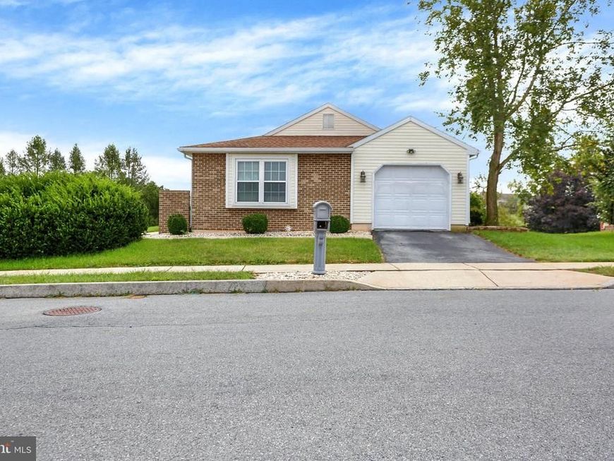 6295 S Highlands Circle, Harrisburg, PA 17111 Main Photo