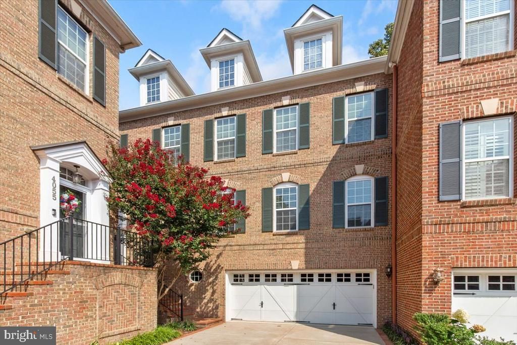 4057 Glendale Way, Fairfax, VA 22030 Main Photo