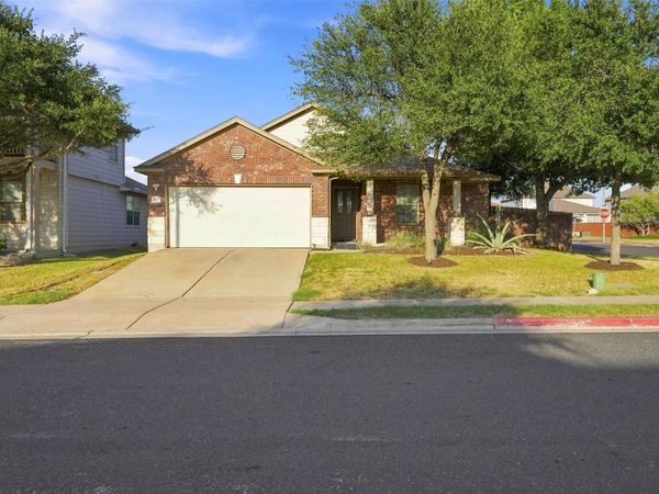 100 Quarry LN, Liberty Hill, TX 78642