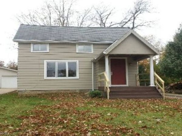 82 Henigan Avenue , Barberton, OH 44203