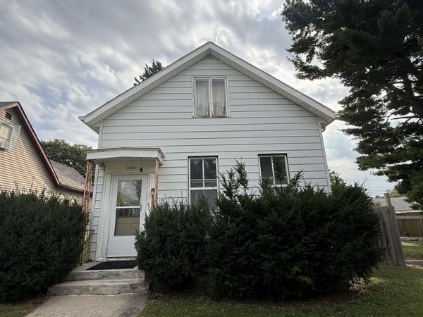 1404 S 10Th Street, Burlington, IA 52601