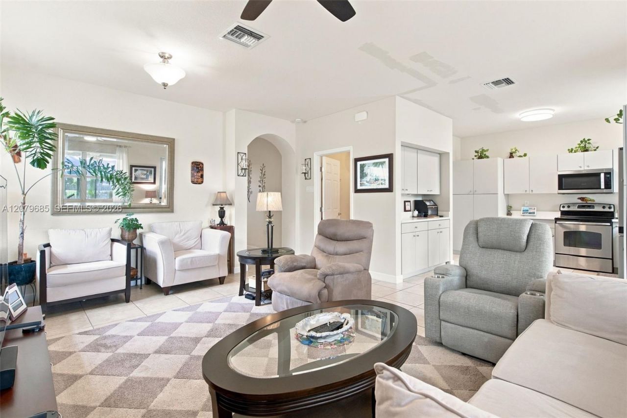 2466 NE 3rd Ct, Homestead, FL 33033 Photo