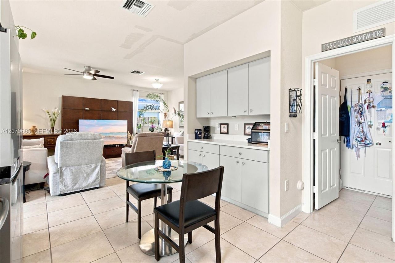 2466 NE 3rd Ct, Homestead, FL 33033 Photo
