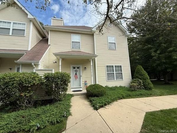 6 Daremy Circle , Medford, NY 11763