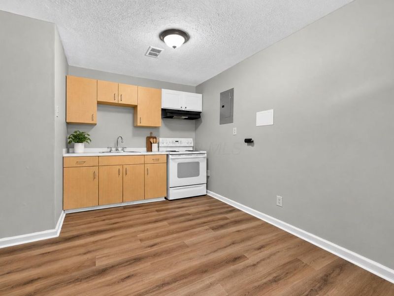 940 Ferndale Place , Unit B, Bexley, OH 43209 Photo 5