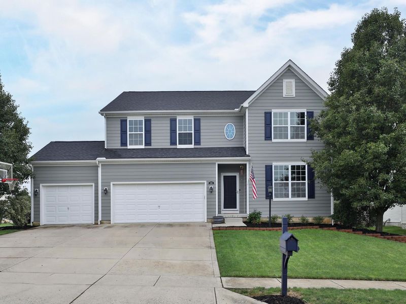 305 Lillian Drive, Pickerington, OH 43147 Photo 1