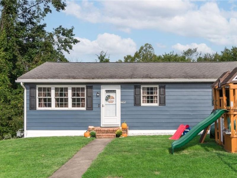 5541 Ridgewood Drive, Cambridge, OH 43725 Photo 2
