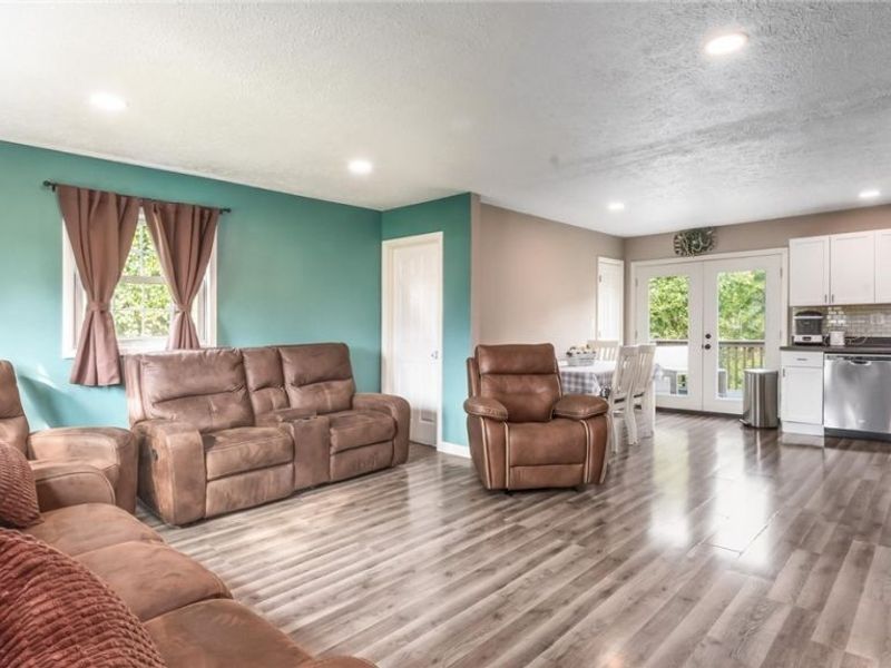 5541 Ridgewood Drive, Cambridge, OH 43725 Photo 6