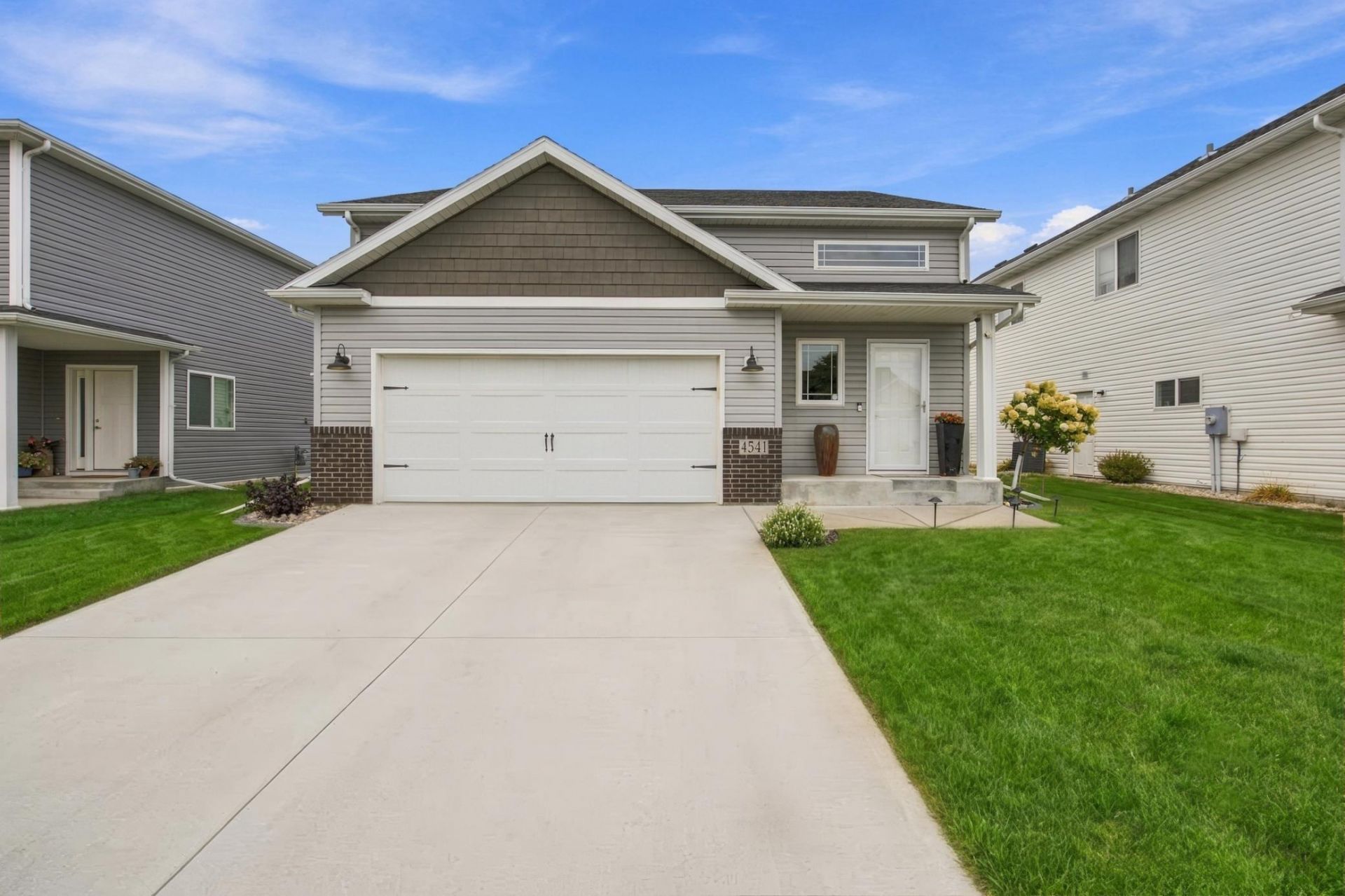 4541 13th Street S, Moorhead, MN 56560 Main Photo