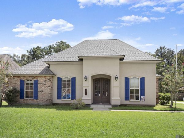 14176 Twelve Oaks Dr, Walker, LA 70785
