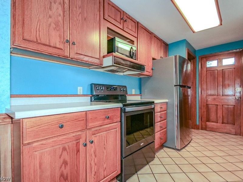 944 Larkridge Avenue, Youngstown, OH 44512 Photo 10