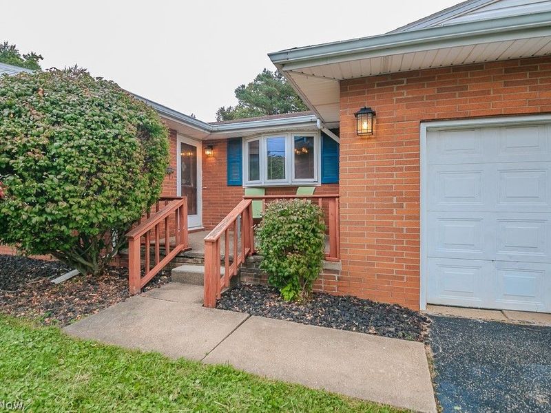 944 Larkridge Avenue, Youngstown, OH 44512 Photo 2