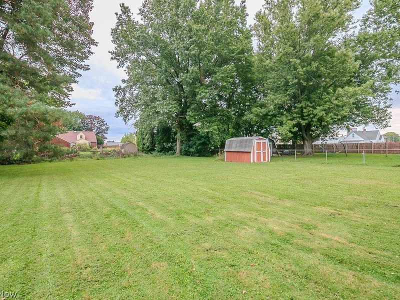 944 Larkridge Avenue, Youngstown, OH 44512 Photo 32