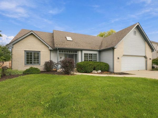 9710 Red Twig Place, Fort Wayne, IN 46804