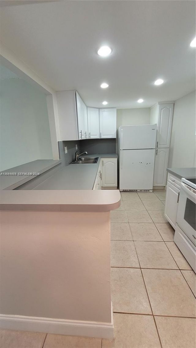 1800 Sans Souci Blvd, Unit 428, North Miami, FL 33181 Photo