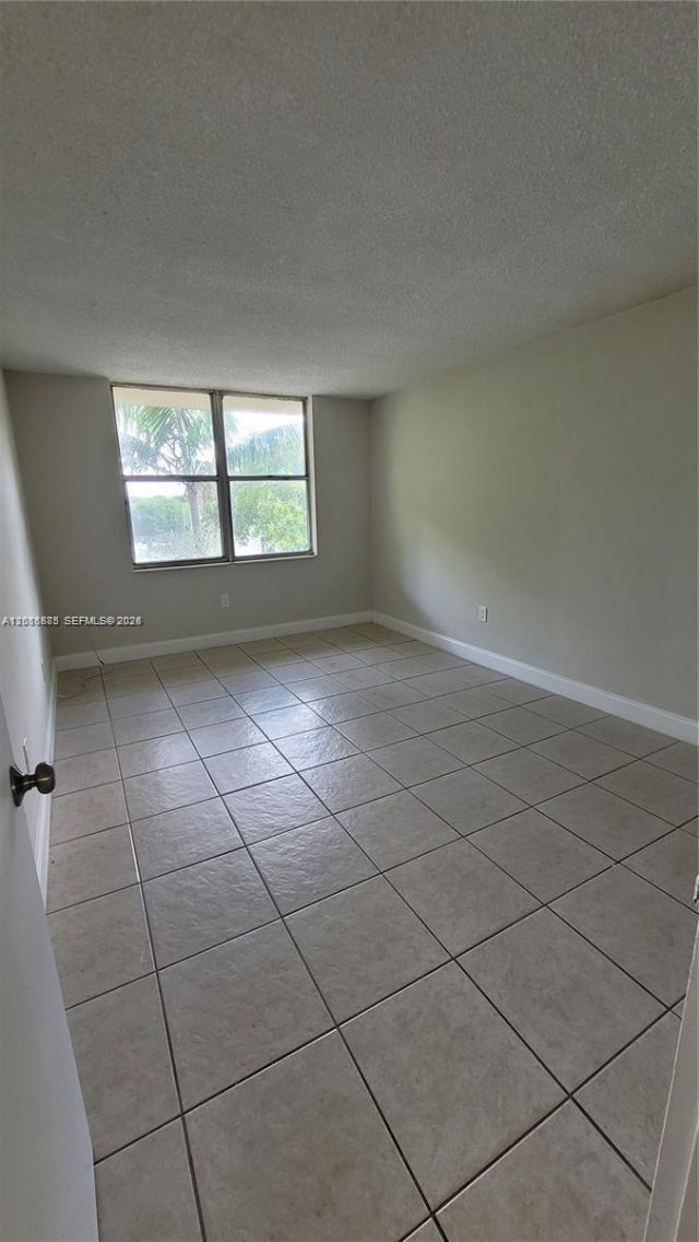 1800 Sans Souci Blvd, Unit 428, North Miami, FL 33181 Photo