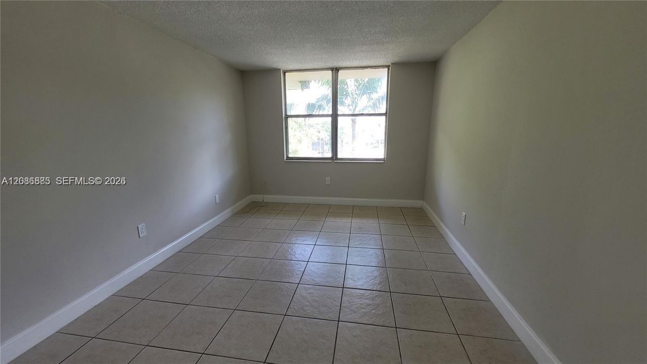 1800 Sans Souci Blvd, Unit 428, North Miami, FL 33181 Photo
