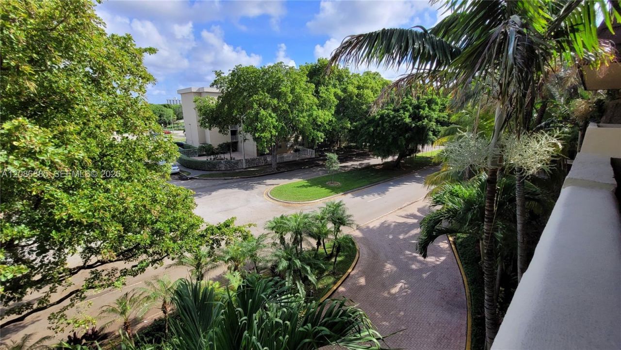 1800 Sans Souci Blvd, Unit 428, North Miami, FL 33181 Photo