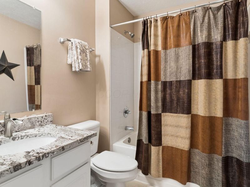 7383 Fairfield Lakes Drive , Powell, OH 43065 Photo 19