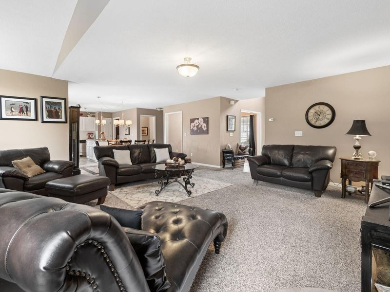 7383 Fairfield Lakes Drive , Powell, OH 43065 Photo 7