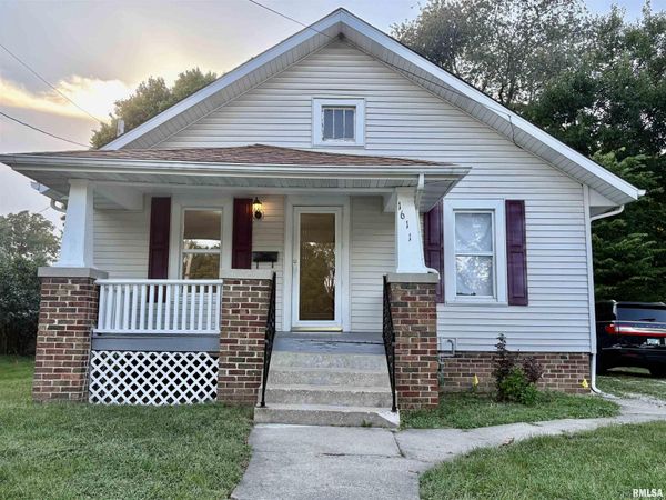 1611 S MAIN Street, Jacksonville, IL 62650
