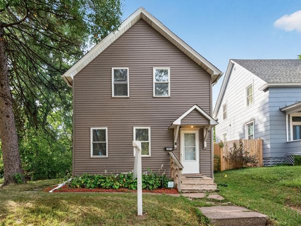 1076 Ross Avenue , Saint Paul, MN 55106