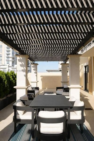 8390 SW 72nd Ave, Unit 610, Miami, FL 33143 Photo