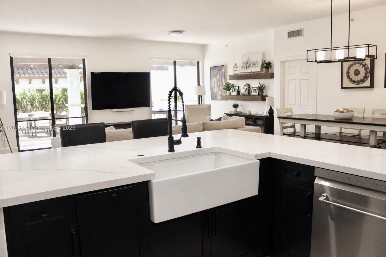 8390 SW 72nd Ave, Unit 610, Miami, FL 33143 Photo